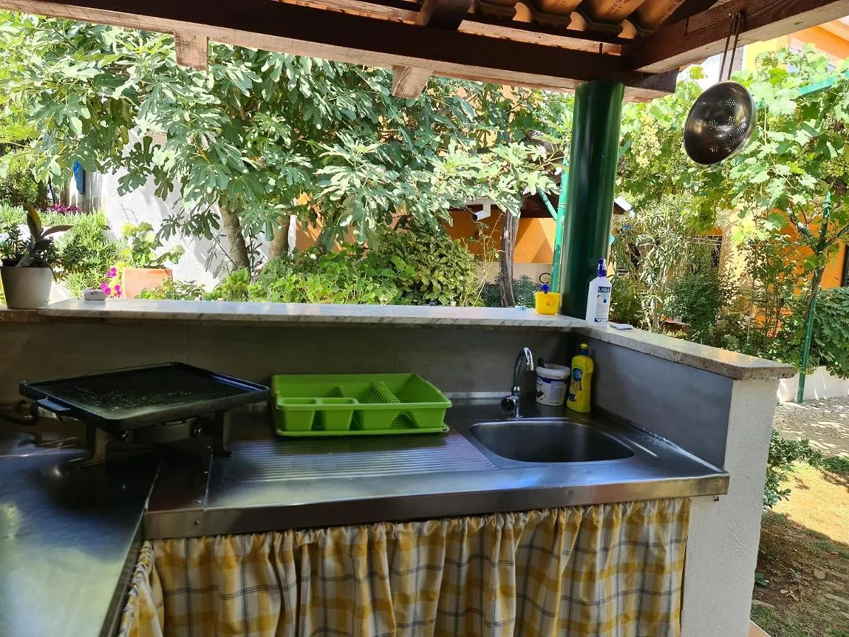 Guest House Bizjak 3*, Vinkuran Croatia